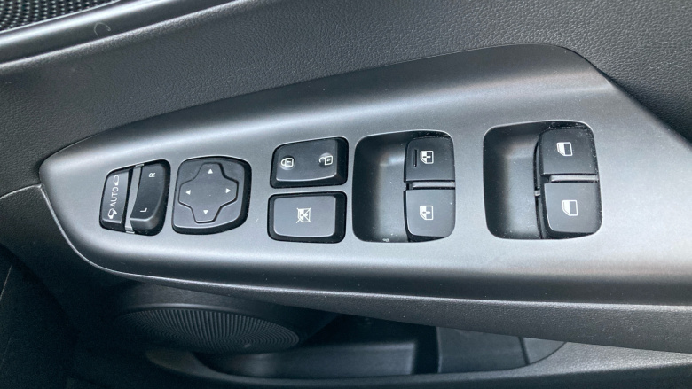 Hyundai KONA 100kW Premium 39kWh 5dr Auto Electric Hatchback